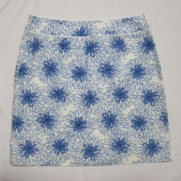 SALE !! Ann Taylor LOFT Floral Skirt 4P Petite Blue White - Picture 3 of 5